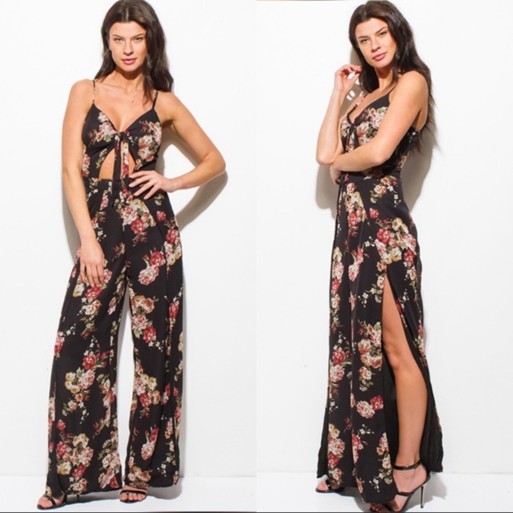 Floral wide jump suit. ONLY 1 LEFT ‼️ - Picture 2 of 7